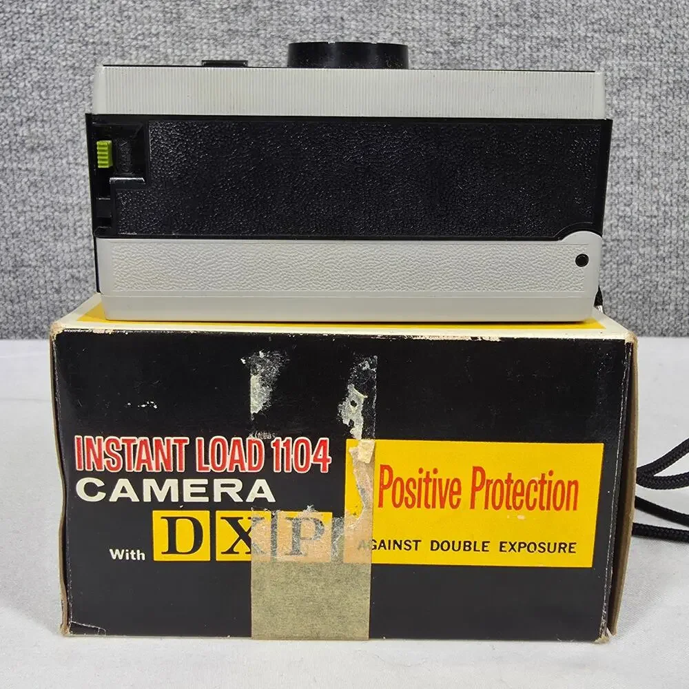 IMPERIAL INSTANT LOAD 900 CAMERA – FOR 126 CARTRIDGE – VINTAGE W/ ORIGINAL BOX